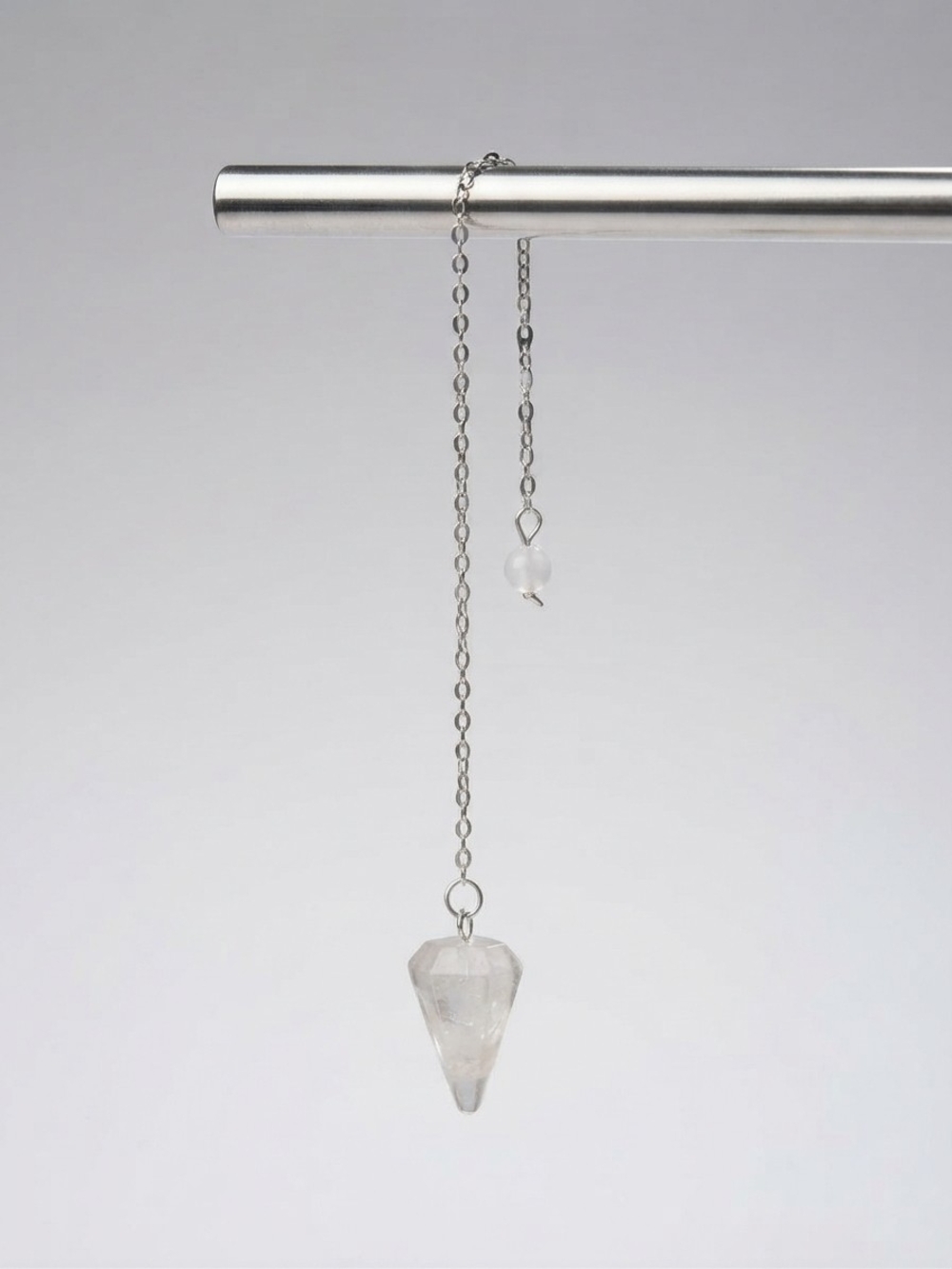 NWT Clear Quartz Crystal Dowsing Pendulum  (0436)